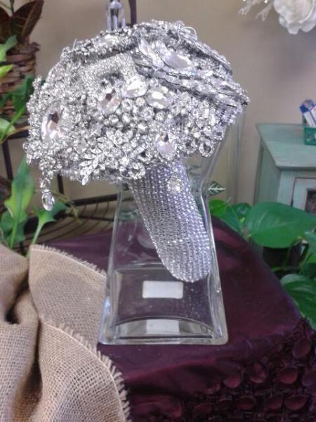 Stunning Bejeweled Brooch Bridal Bouquet